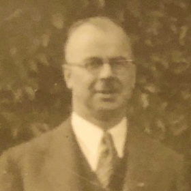 Photo of photos/Gordon McLennan 1898-1973 Portrait